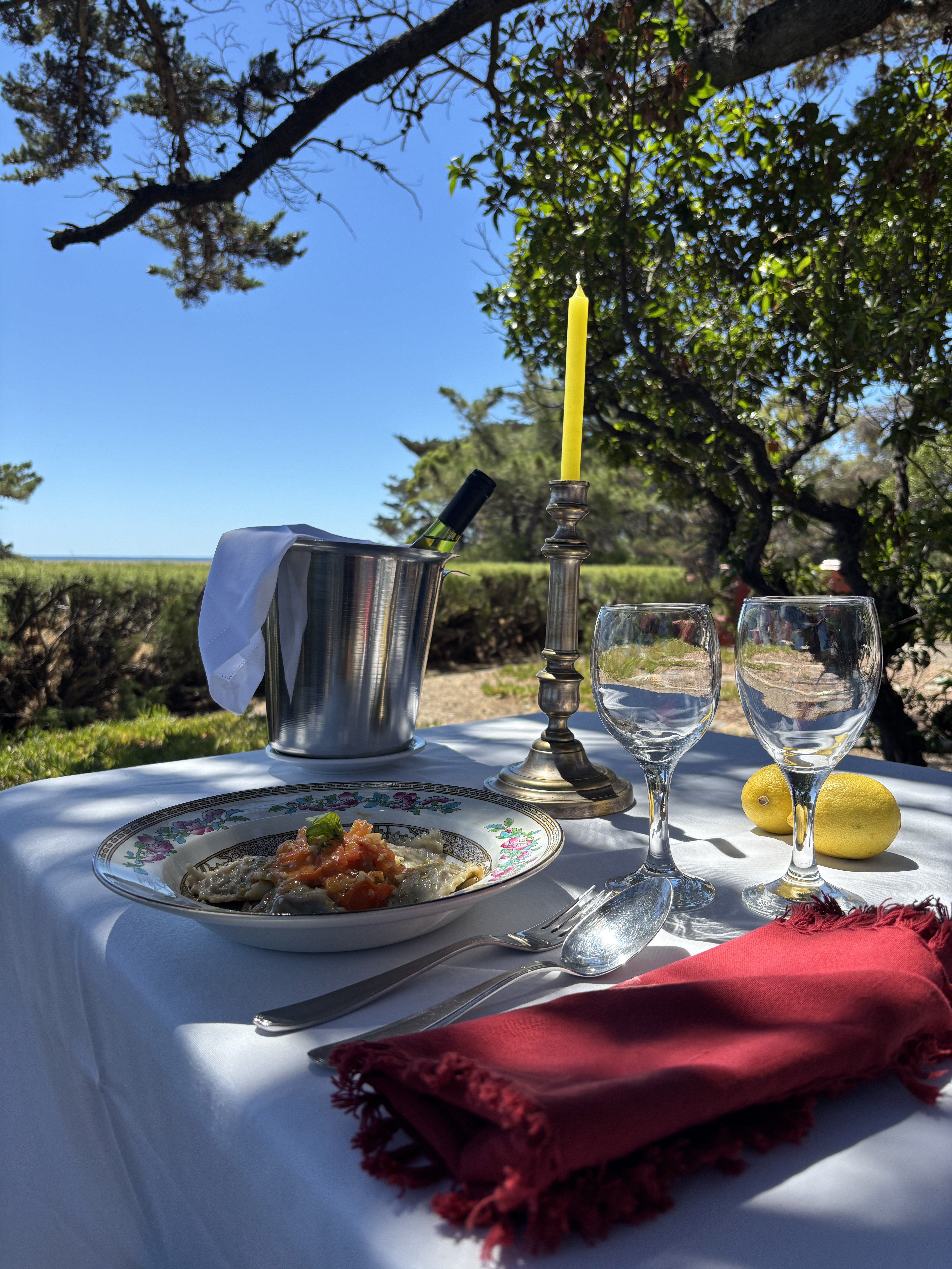 Mesa al aire libre en El Pedral