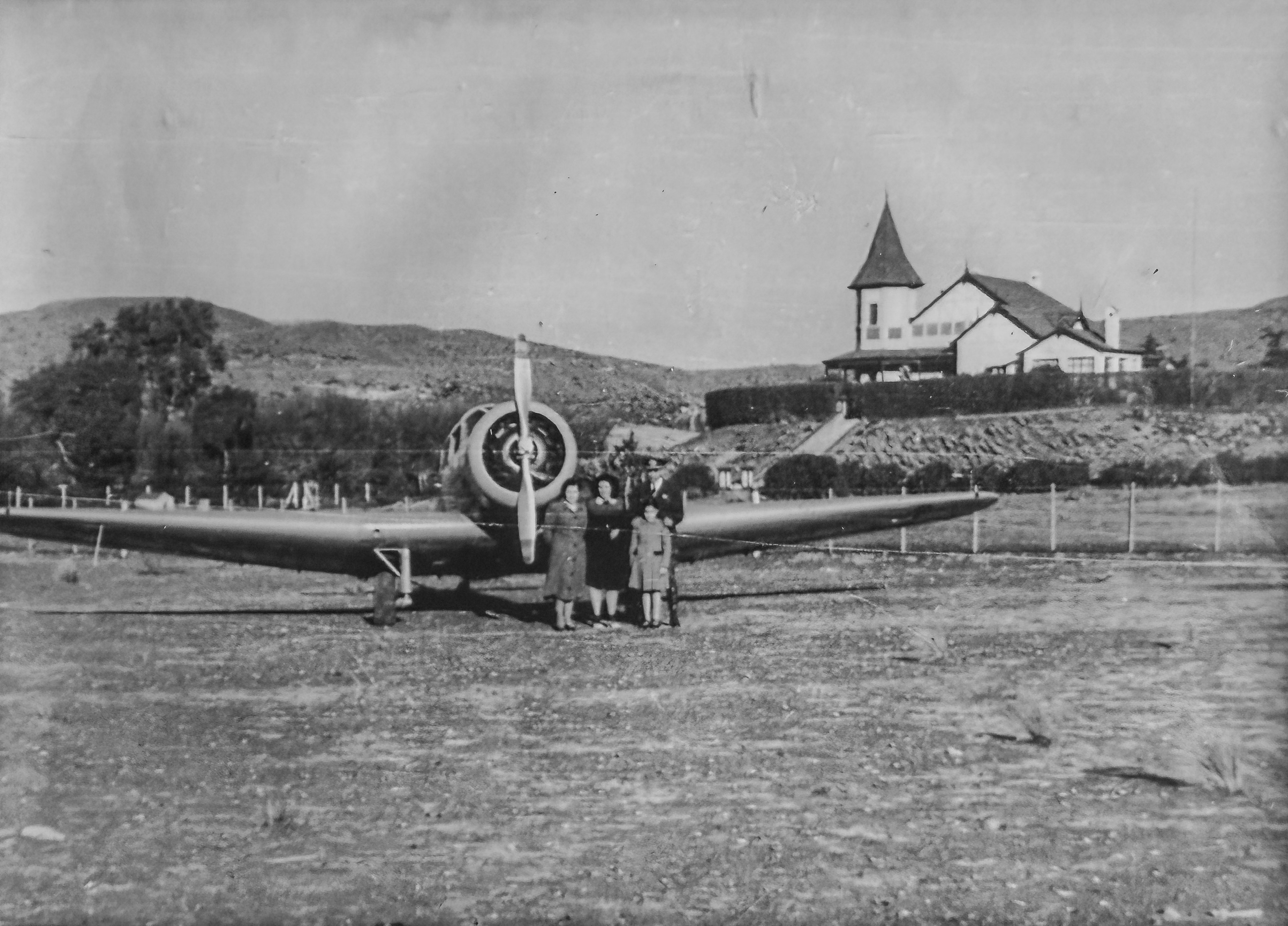 Avión histórico en Estancia El Pedral
